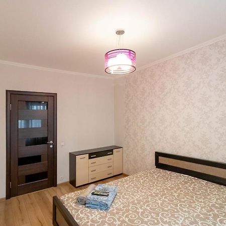 Kvartirkoff Na Geroev Dnepra 36 B Kiev Exterior foto