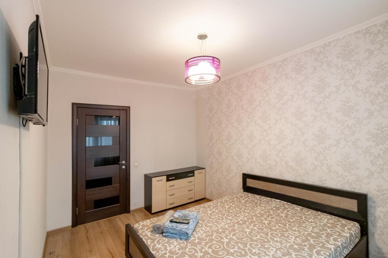 Kvartirkoff Na Geroev Dnepra 36 B Kiev Exterior foto